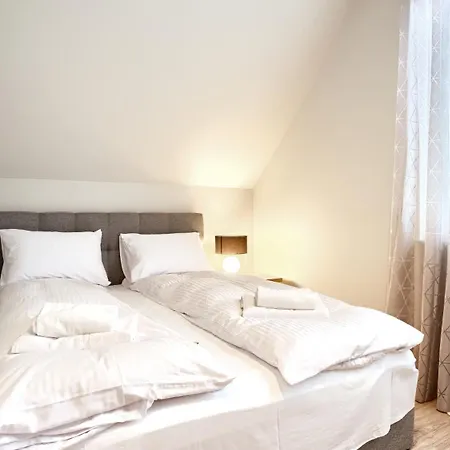 Rumiankowa, Sun & Snow Daire Rewal